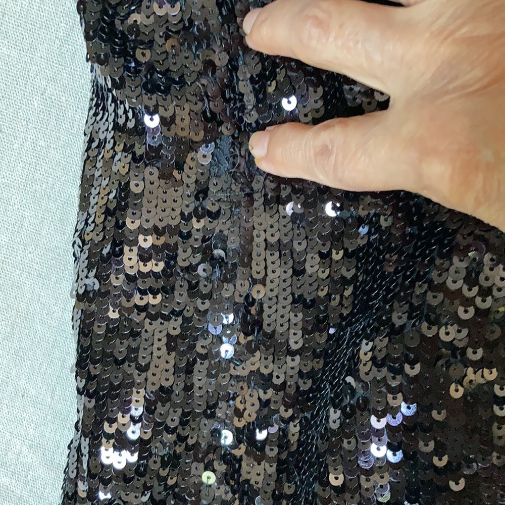 Black sequin knee length skirt from Banana Republic - Picture 6 of 6